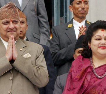 कोरोना संक्रमित पूर्वराजा ज्ञानेन्द्र शाह दम्पतीको स्वास्थ्य सुधारोन्मुख 
